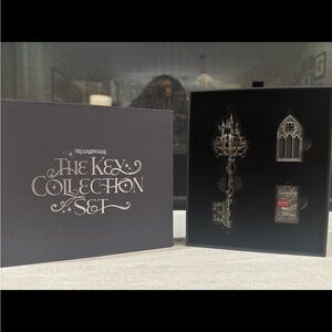 Dreamwhale The Key Collection - One Dark Window Key